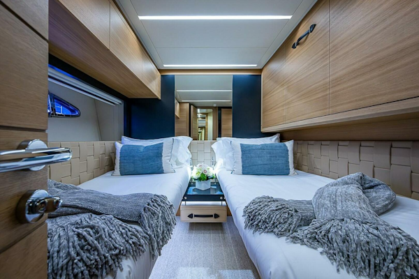 Pershing-Pershing 92 2014-COAL BLOODED  Fort Lauderdale-Florida-United States-Guest Stateroom -5754873