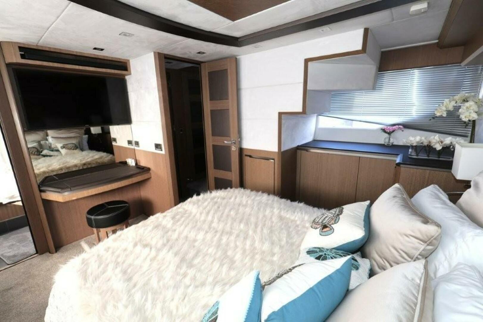 Galeon-650 Sky 2019 -Fort Lauderdale-Florida-United States-5758487 | Thumbnail