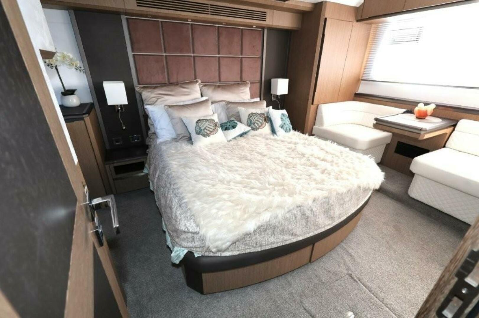 Galeon-650 Sky 2019 -Fort Lauderdale-Florida-United States-5758485 | Thumbnail