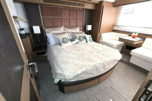 Galeon-650 Sky 2019 -Fort Lauderdale-Florida-United States-5758485