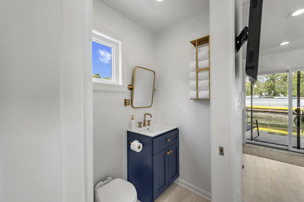 Custom-Hanks 26 Houseboat 2026 -Essex-Maryland-United States-5758702