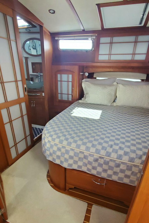 Sabre-48 Salon Express 2012-Brio Marion-Massachusetts-United States-5789484