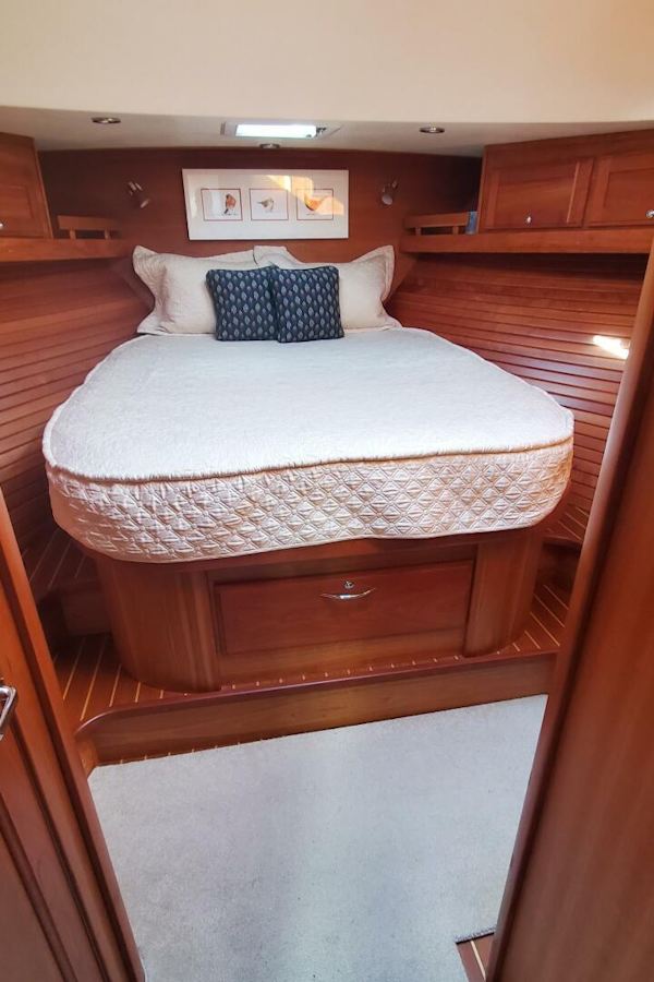 Sabre-48 Salon Express 2012-Brio Marion-Massachusetts-United States-5789487