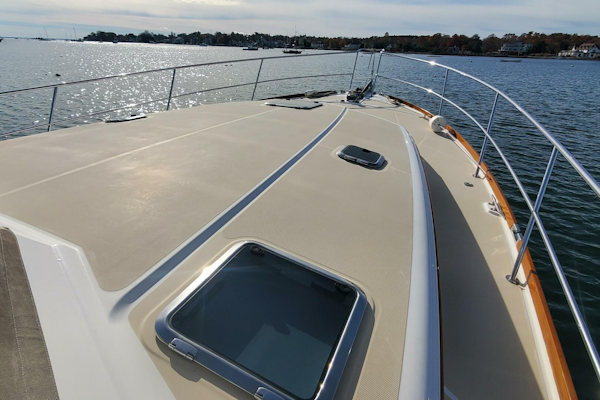 Sabre-48 Salon Express 2012-Brio Marion-Massachusetts-United States-5789462