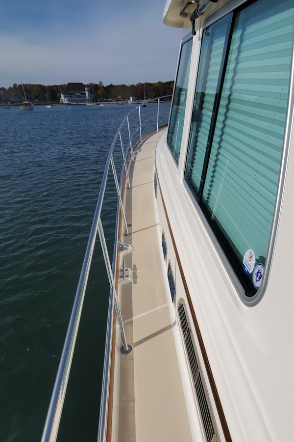 Sabre-48 Salon Express 2012-Brio Marion-Massachusetts-United States-5789460