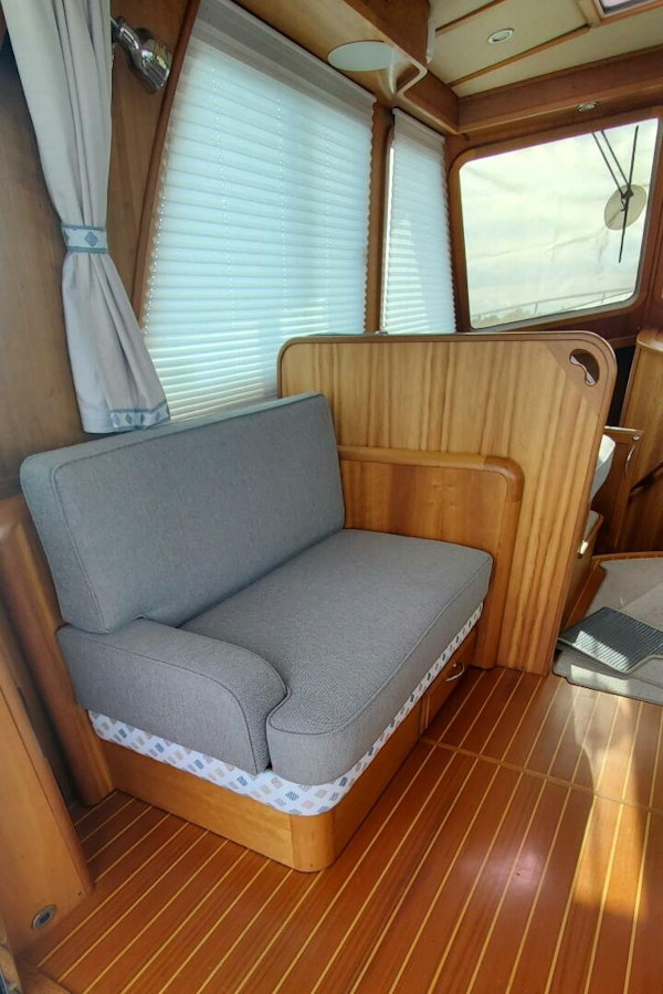 Sabre-48 Salon Express 2012-Brio Marion-Massachusetts-United States-5789496
