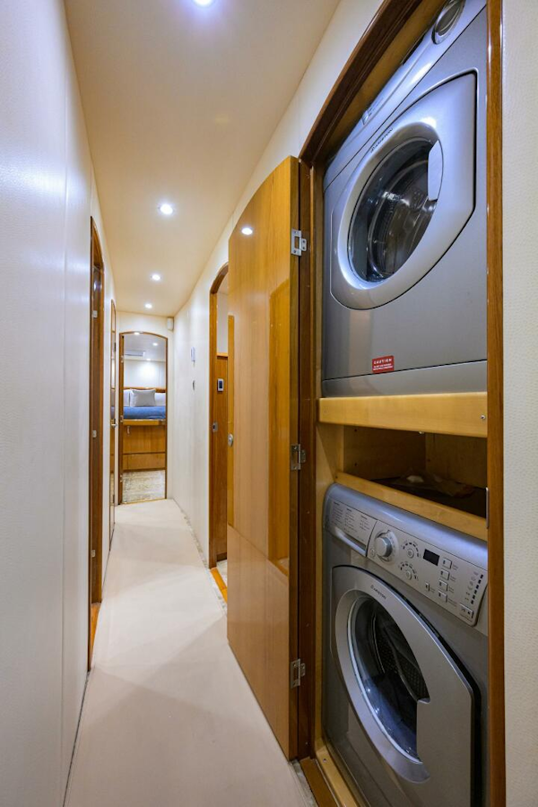 Viking-76 Enclosed Bridge 2014-OSH-IT Fort Lauderdale-Florida-United States-Laundry Station-5770884