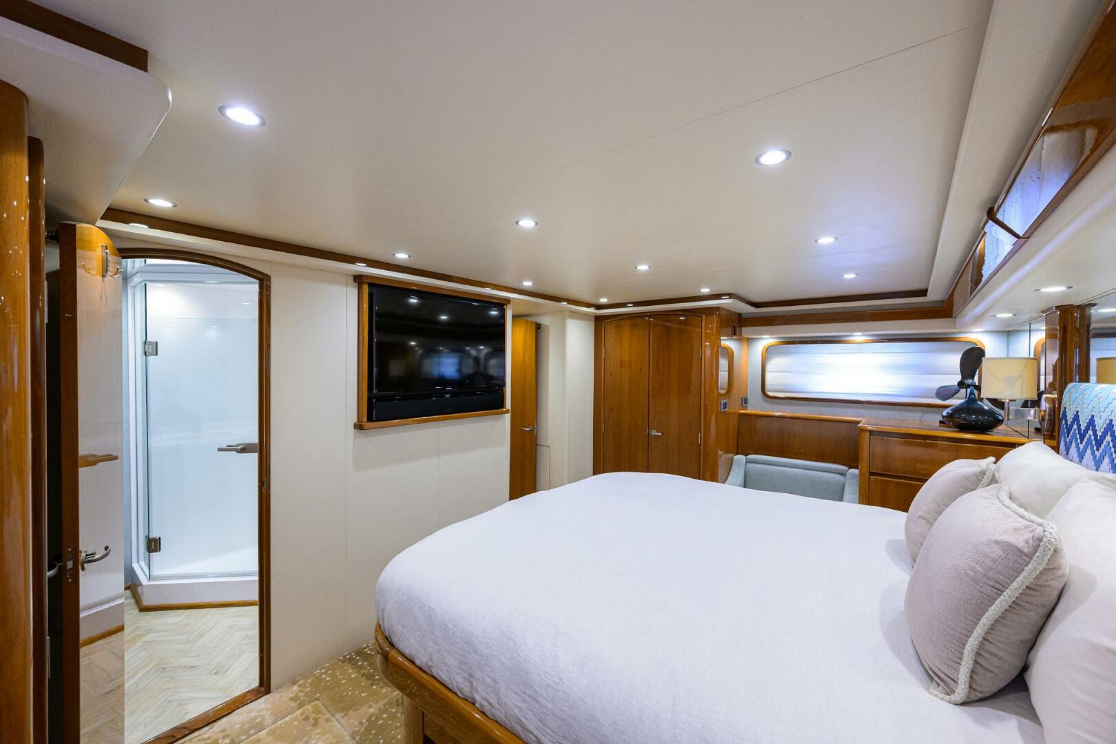 Viking-76 Enclosed Bridge 2014-OSH-IT Fort Lauderdale-Florida-United States-Master Stateroom-5770888 | Thumbnail
