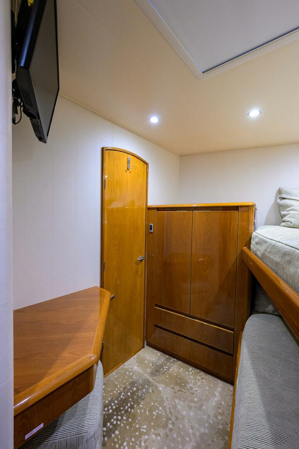 Viking-76 Enclosed Bridge 2014-OSH-IT Fort Lauderdale-Florida-United States Guest Cabin -5770907