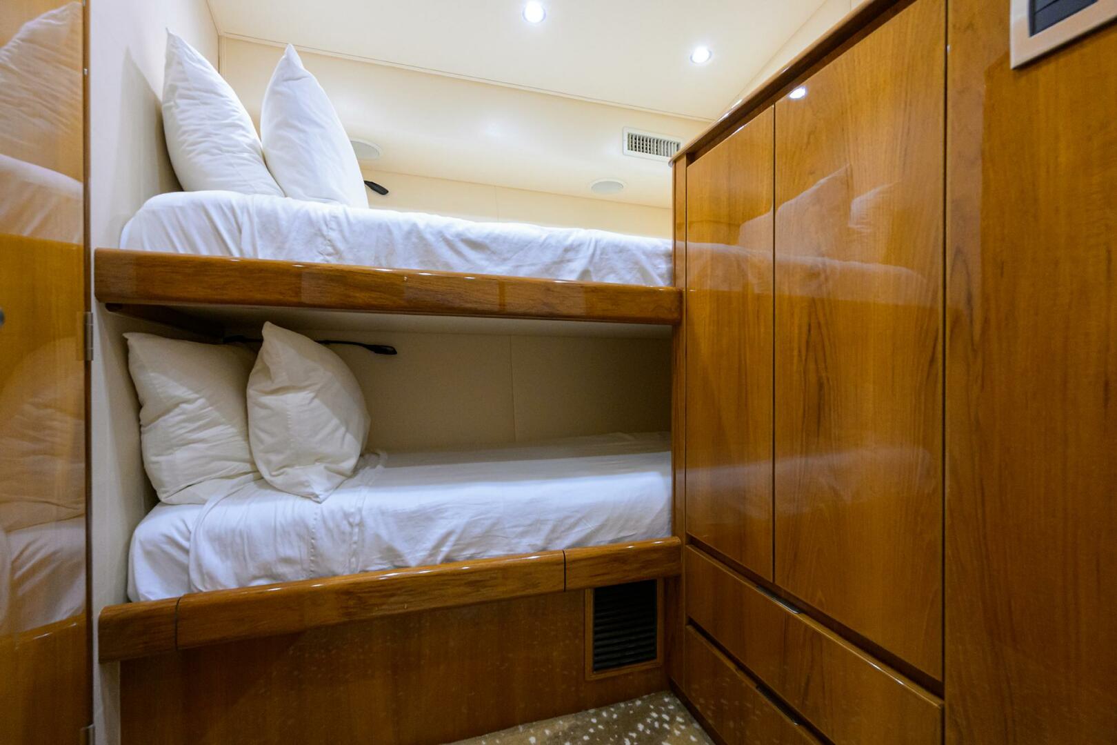 Viking-76 Enclosed Bridge 2014-OSH-IT Fort Lauderdale-Florida-United States Guest Cabin-5770899 | Thumbnail