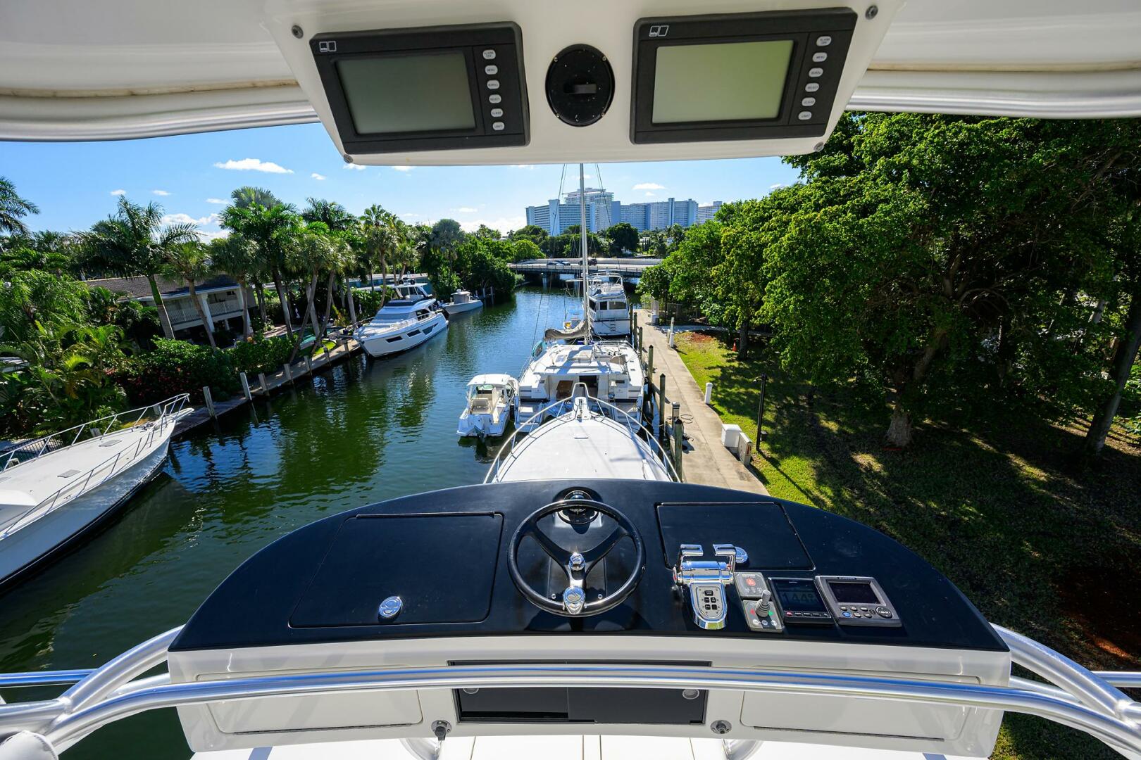 Viking-76 Enclosed Bridge 2014-OSH-IT Fort Lauderdale-Florida-United States-Tower Station-5770921 | Thumbnail