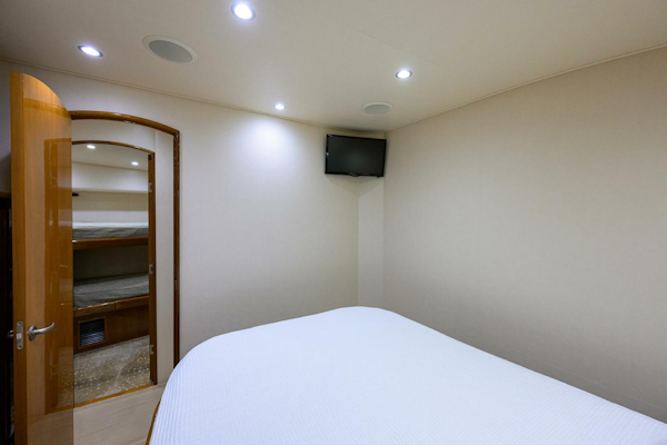 Viking-76 Enclosed Bridge 2014-OSH-IT Fort Lauderdale-Florida-United States Guest Cabin -5770904