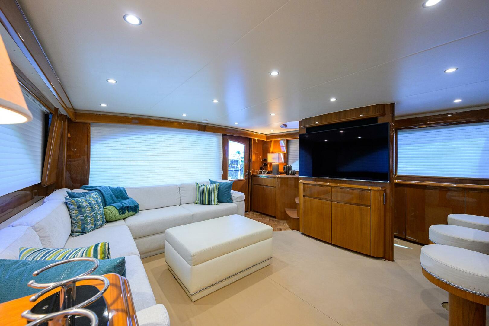 Viking-76 Enclosed Bridge 2014-OSH-IT Fort Lauderdale-Florida-United States-Salon Seating-5770873 | Thumbnail