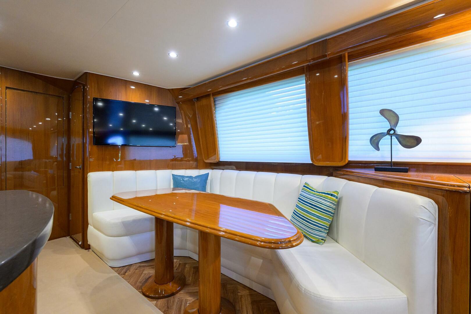 Viking-76 Enclosed Bridge 2014-OSH-IT Fort Lauderdale-Florida-United States-Dinette-5770876 | Thumbnail