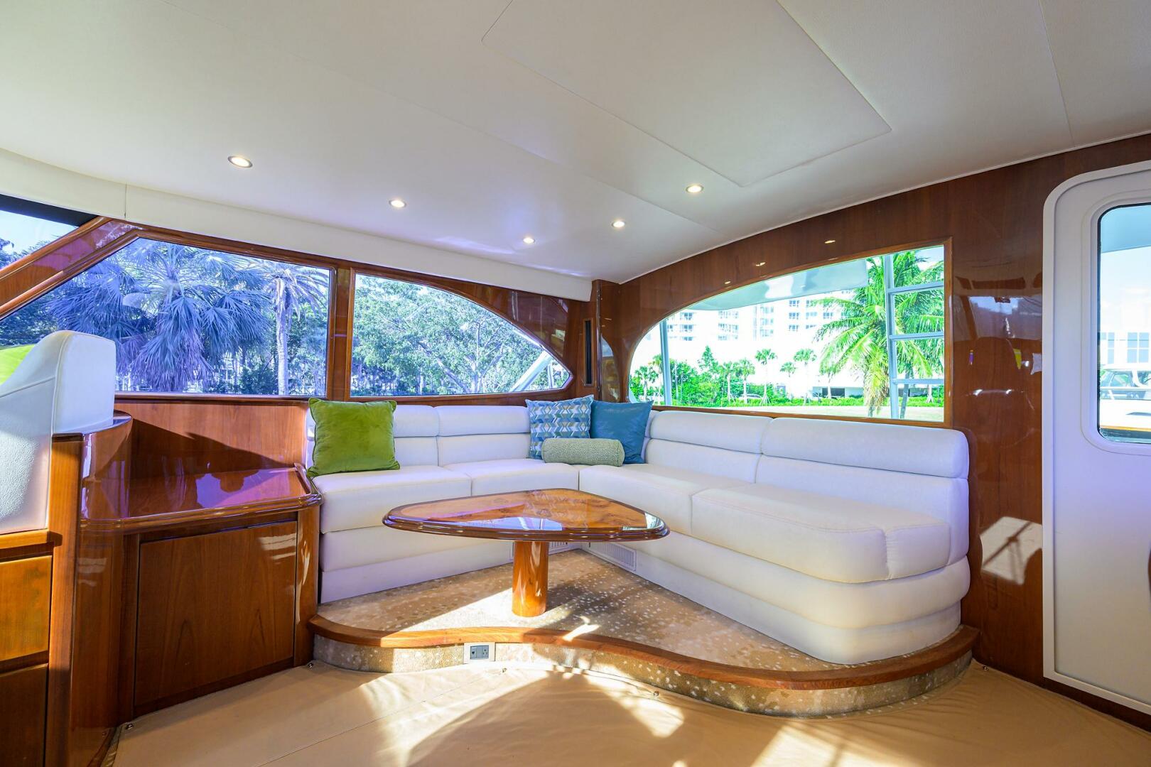 Viking-76 Enclosed Bridge 2014-OSH-IT Fort Lauderdale-Florida-United States-Helm Station Seating-5770911 | Thumbnail