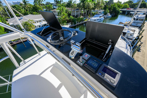 Viking-76 Enclosed Bridge 2014-OSH-IT Fort Lauderdale-Florida-United States-Tower Station-5770922