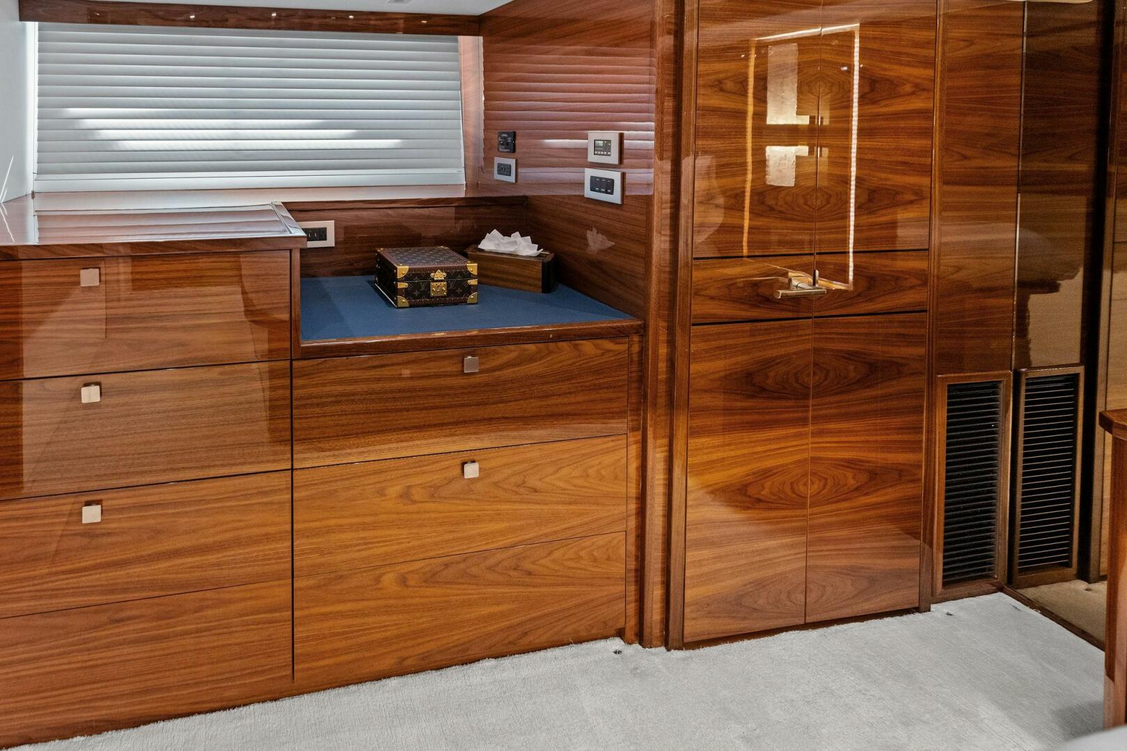 Viking-82 Convertible 2026-Team Harvey  Palm Beach-Florida-United States-2026 Viking 82 Convertible TEAM HARVEY I Master Stateroom-5771091 | Thumbnail