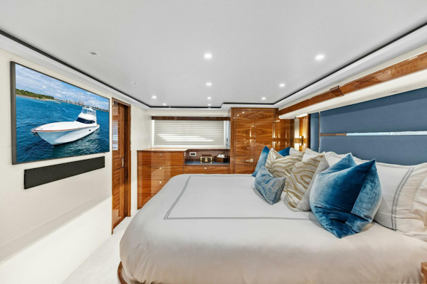 Viking-82 Convertible 2026-Team Harvey  Palm Beach-Florida-United States-2026 Viking 82 Convertible TEAM HARVEY I Master Stateroom-5771095