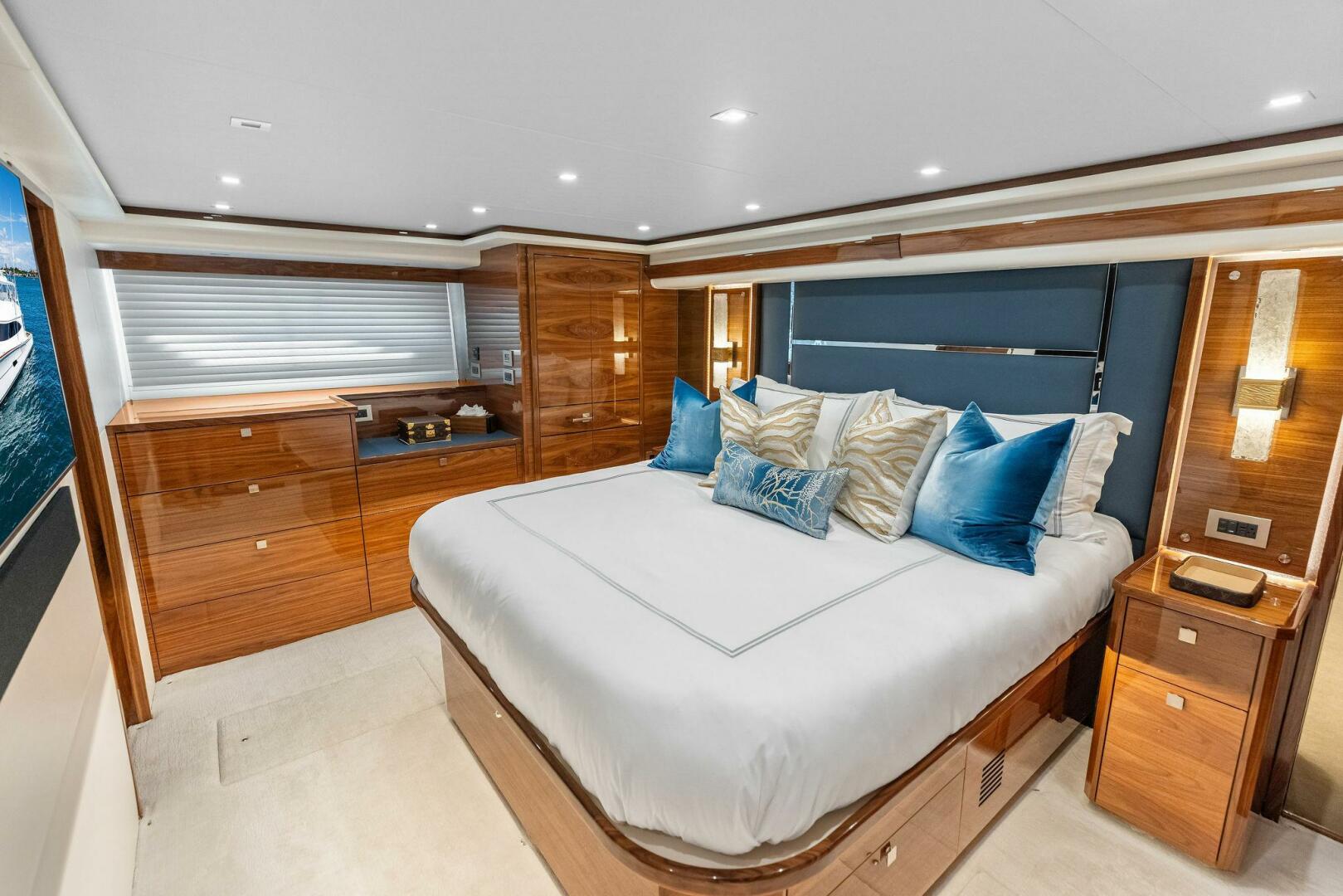 Viking-82 Convertible 2026-Team Harvey  Palm Beach-Florida-United States-2026 Viking 82 Convertible TEAM HARVEY I Master Stateroom-5771096 | Thumbnail