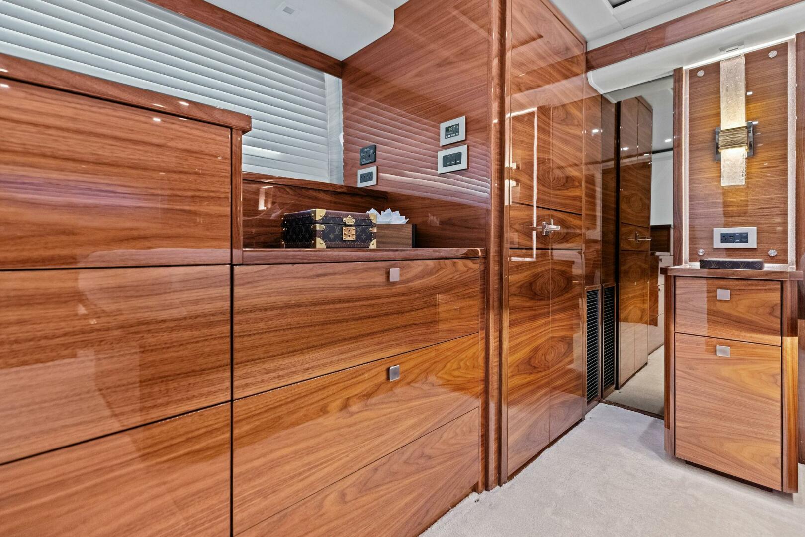 Viking-82 Convertible 2026-Team Harvey  Palm Beach-Florida-United States-2026 Viking 82 Convertible TEAM HARVEY I Master Stateroom-5771093 | Thumbnail