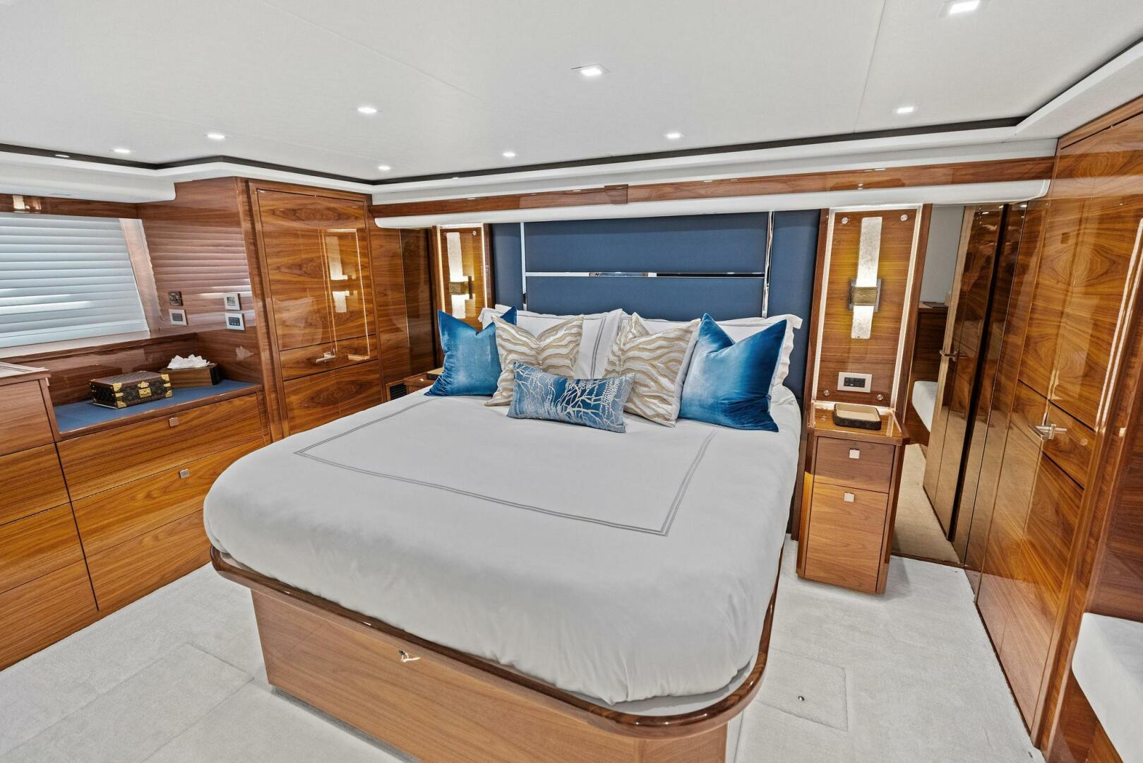 Viking-82 Convertible 2026-Team Harvey  Palm Beach-Florida-United States-2026 Viking 82 Convertible TEAM HARVEY I Master Stateroom-5771085 | Thumbnail