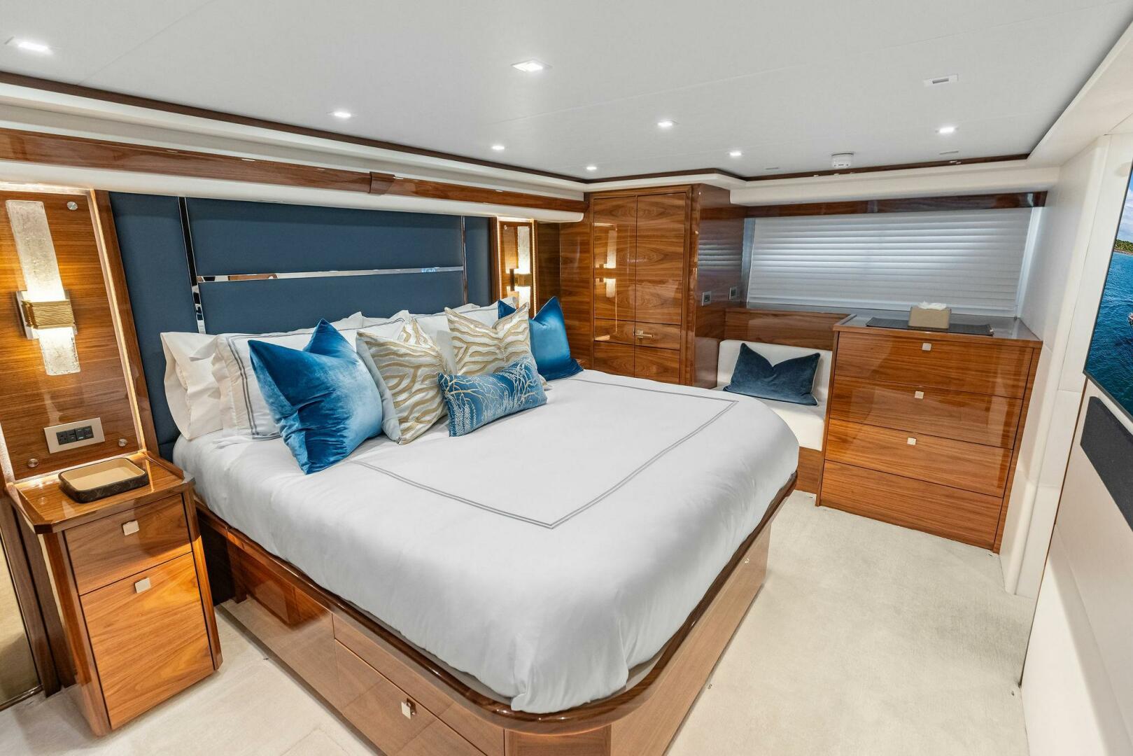Viking-82 Convertible 2026-Team Harvey  Palm Beach-Florida-United States-2026 Viking 82 Convertible TEAM HARVEY I Master Stateroom-5771097 | Thumbnail