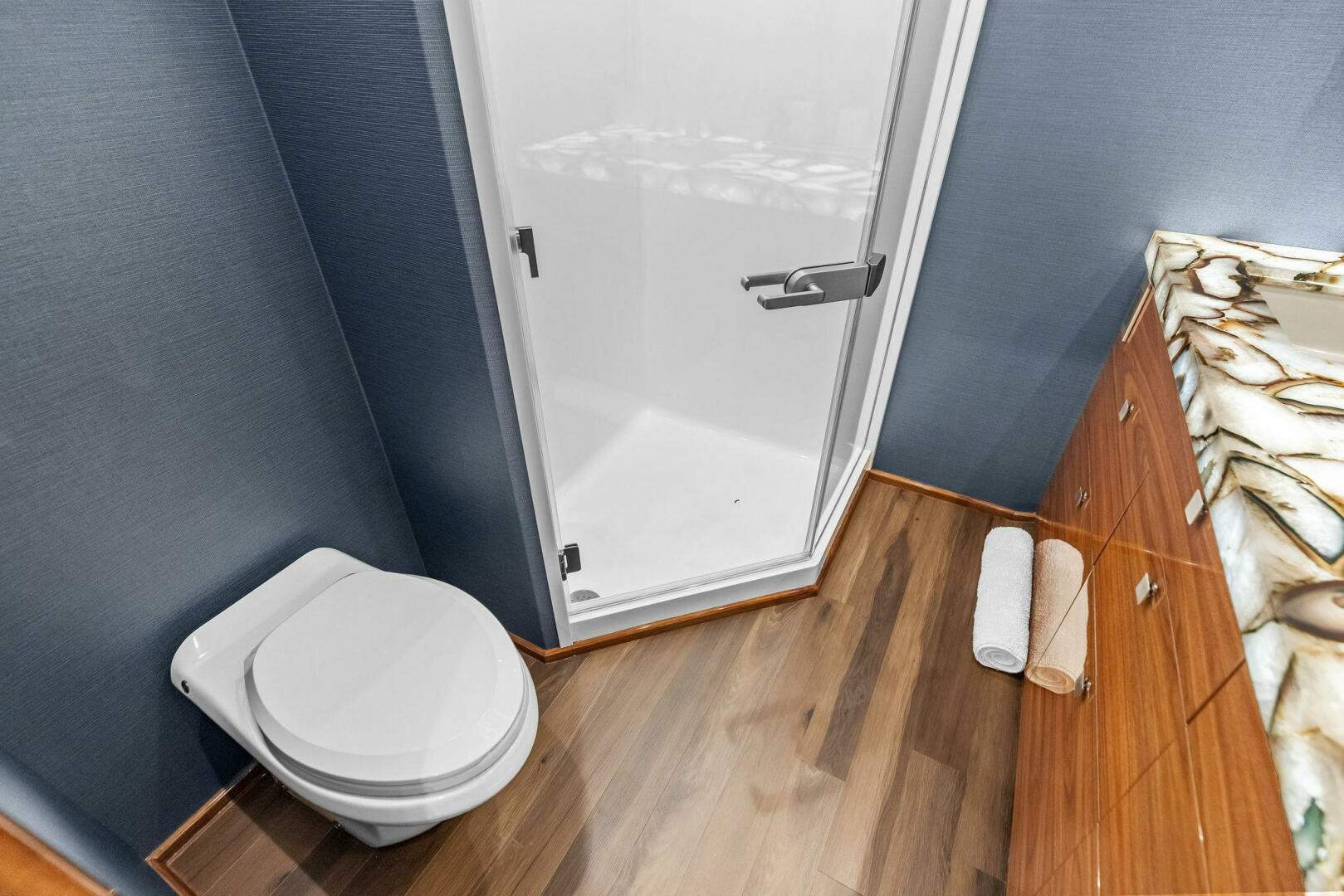 Viking-82 Convertible 2026-Team Harvey  Palm Beach-Florida-United States-2026 Viking 82 Convertible TEAM HARVEY I Master Stateroom Head-5771099 | Thumbnail