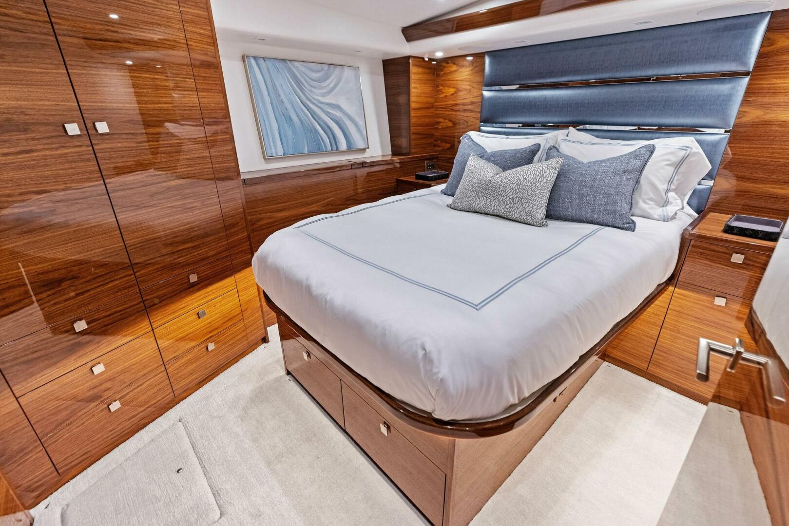Viking-82 Convertible 2026-Team Harvey  Palm Beach-Florida-United States-2026 Viking 82 Convertible TEAM HARVEY I STBD Guest Sateroom-5771067 | Thumbnail