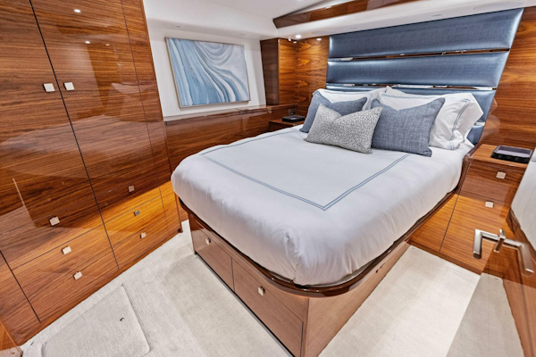 Viking-82 Convertible 2026-Team Harvey  Palm Beach-Florida-United States-2026 Viking 82 Convertible TEAM HARVEY I STBD Guest Sateroom-5771067