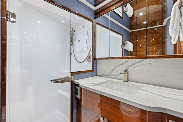 Viking-82 Convertible 2026-Team Harvey  Palm Beach-Florida-United States-2026 Viking 82 Convertible TEAM HARVEY I STBD Guest Sateroom Head-5771071