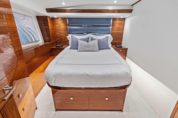 Viking-82 Convertible 2026-Team Harvey  Palm Beach-Florida-United States-2026 Viking 82 Convertible TEAM HARVEY I STBD Guest Sateroom-5771069