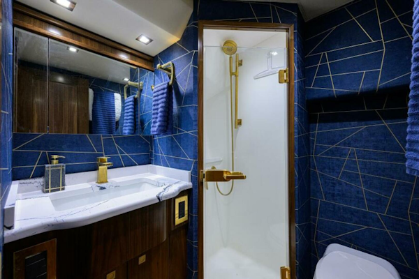 Viking-80 Convertible 2024-KEMOSABE Palm Beach Gardens-Florida-United States-Viking 80  KEMOSABE  Mid Starboard Head-5771947