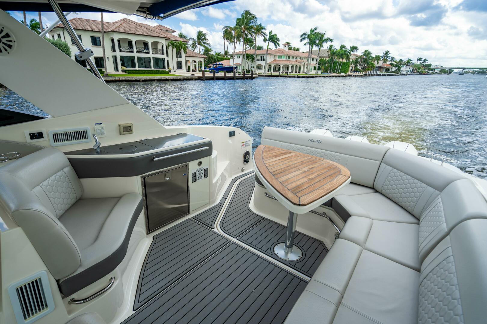 Sea Ray-Sundancer 32 Outboard 2021-Sound Decision Delray Beach-Florida-United States-5773070 | Thumbnail