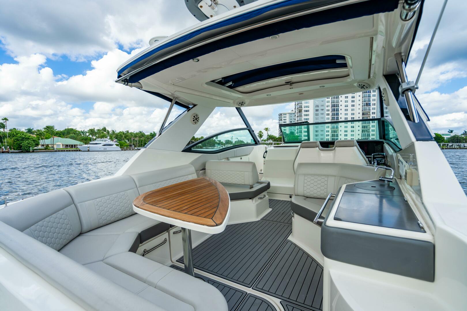 Sea Ray-Sundancer 32 Outboard 2021-Sound Decision Delray Beach-Florida-United States-5773074 | Thumbnail