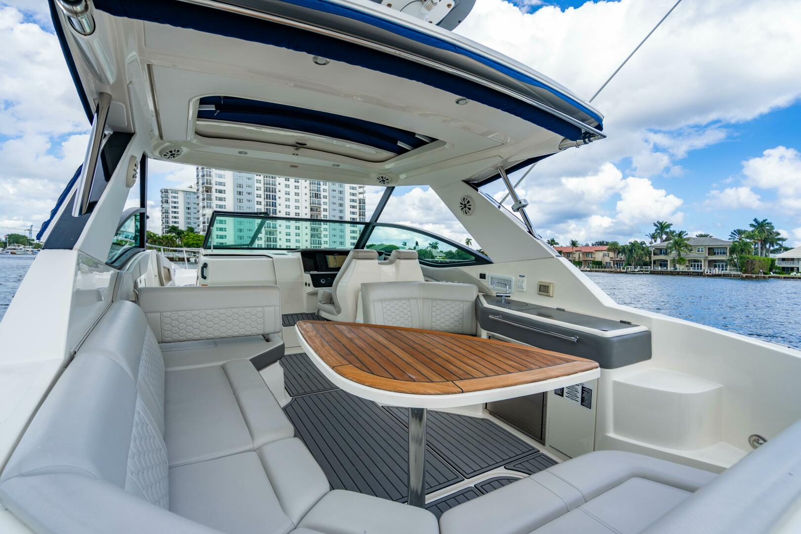 Sea Ray-Sundancer 32 Outboard 2021-Sound Decision Delray Beach-Florida-United States-5773076 | Thumbnail