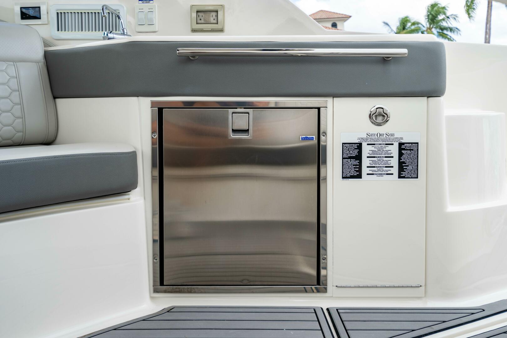 Sea Ray-Sundancer 32 Outboard 2021-Sound Decision Delray Beach-Florida-United States-5773069 | Thumbnail