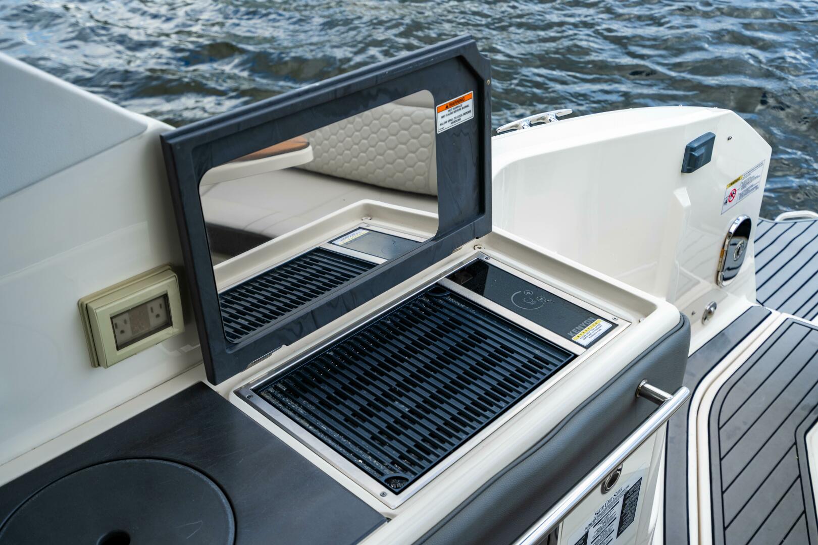 Sea Ray-Sundancer 32 Outboard 2021-Sound Decision Delray Beach-Florida-United States-5773088 | Thumbnail