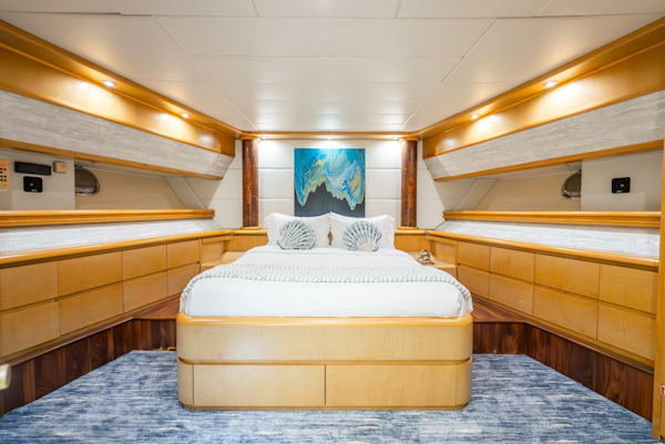 Maiora-Raised Pilothouse 1991-AZURE Nassau-Bahamas-5782543