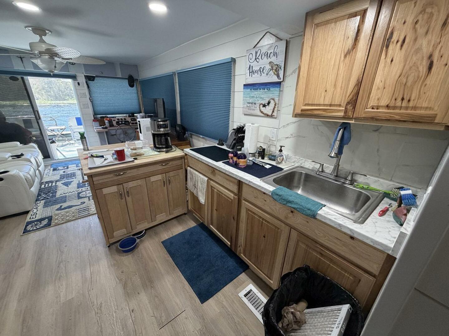 Hilburn-4412 1984 -DeLand-Florida-United States-5793059 | Thumbnail