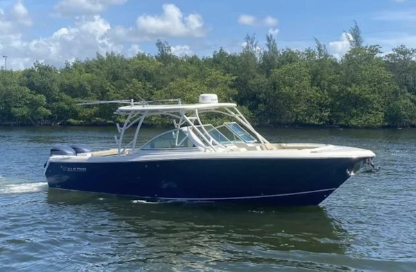 Sailfish-325 DC 2018 -Dania Beach-Florida-United States-5788627