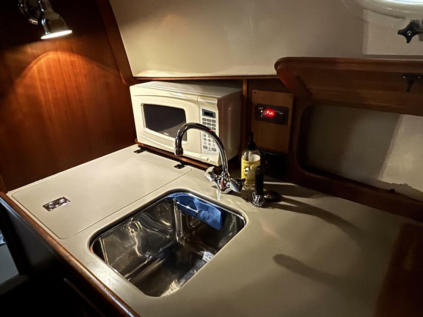 Hinckley-36 Picnic Boat EP 2004-MANITOU North Stonington-Connecticut-United States-5789603 | Thumbnail