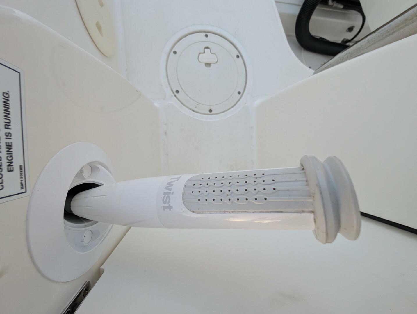 Boston Whaler-240 Vantage 2023-Demo Pay Kinston-North Carolina-United States-Shower/Washdown-5790804 | Thumbnail