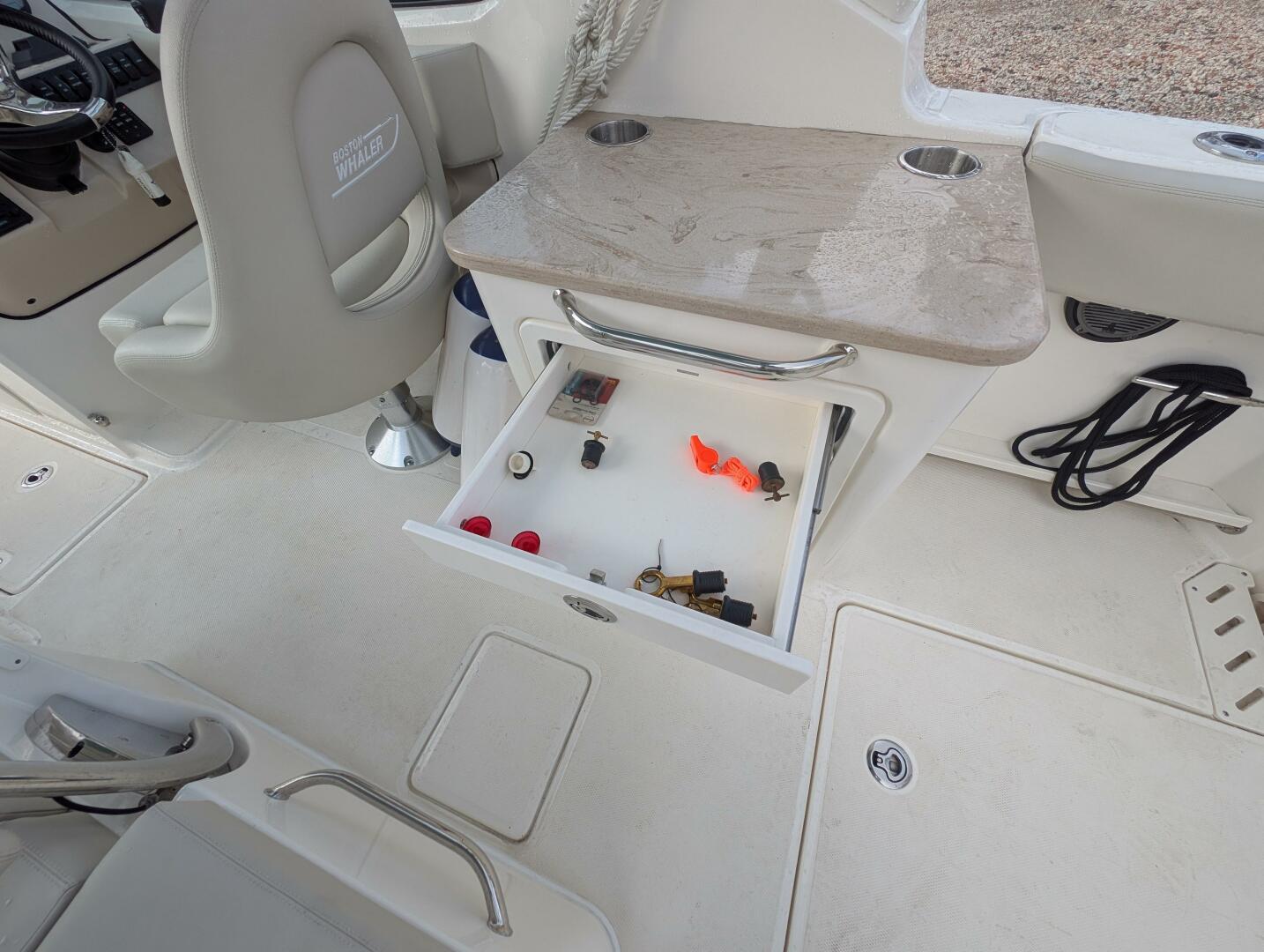 Boston Whaler-240 Vantage 2023-Demo Pay Kinston-North Carolina-United States-067-5790843 | Thumbnail