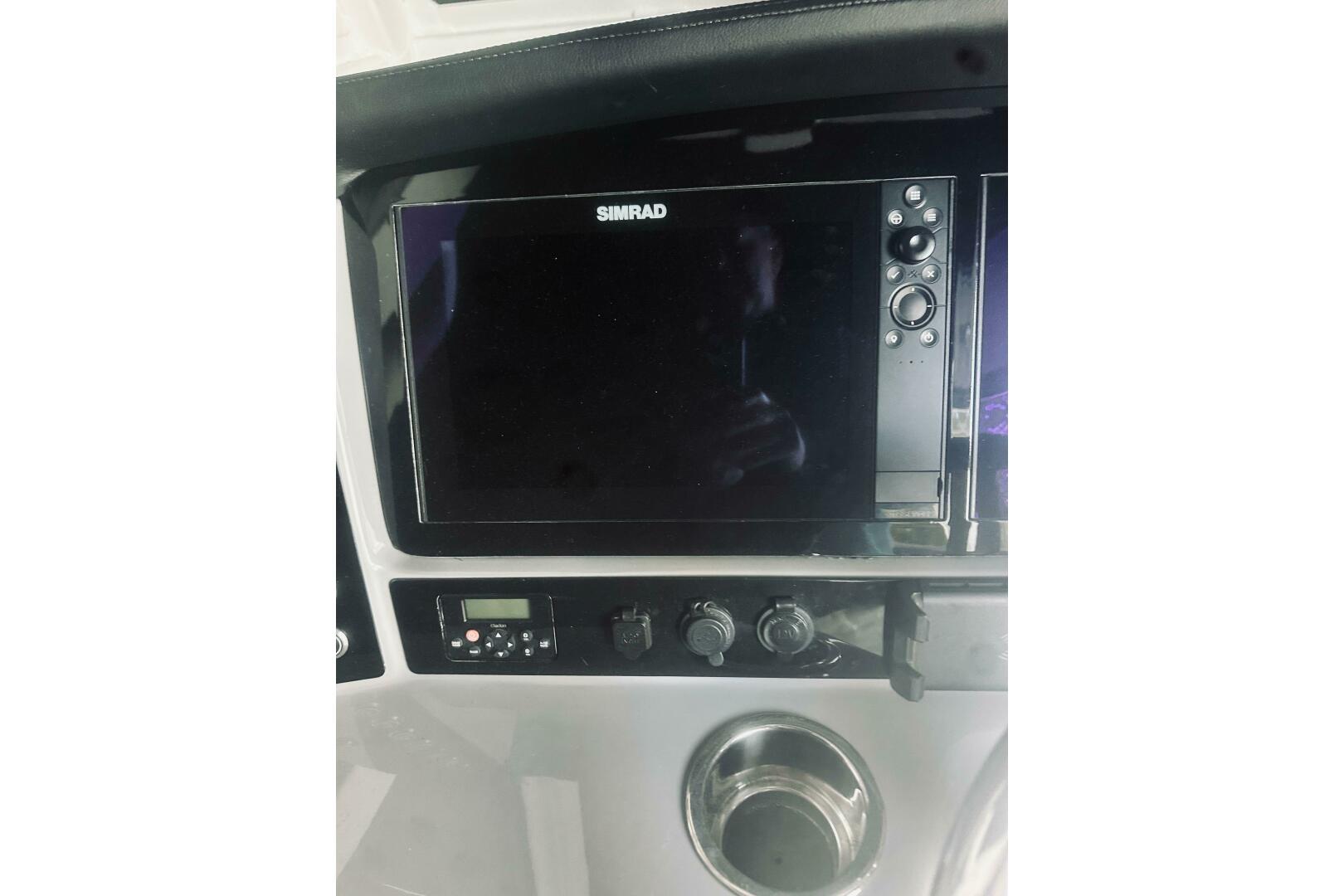 Robalo-R272 Center Console 2022 -Glen Cove-New York-United States-5791417 | Thumbnail