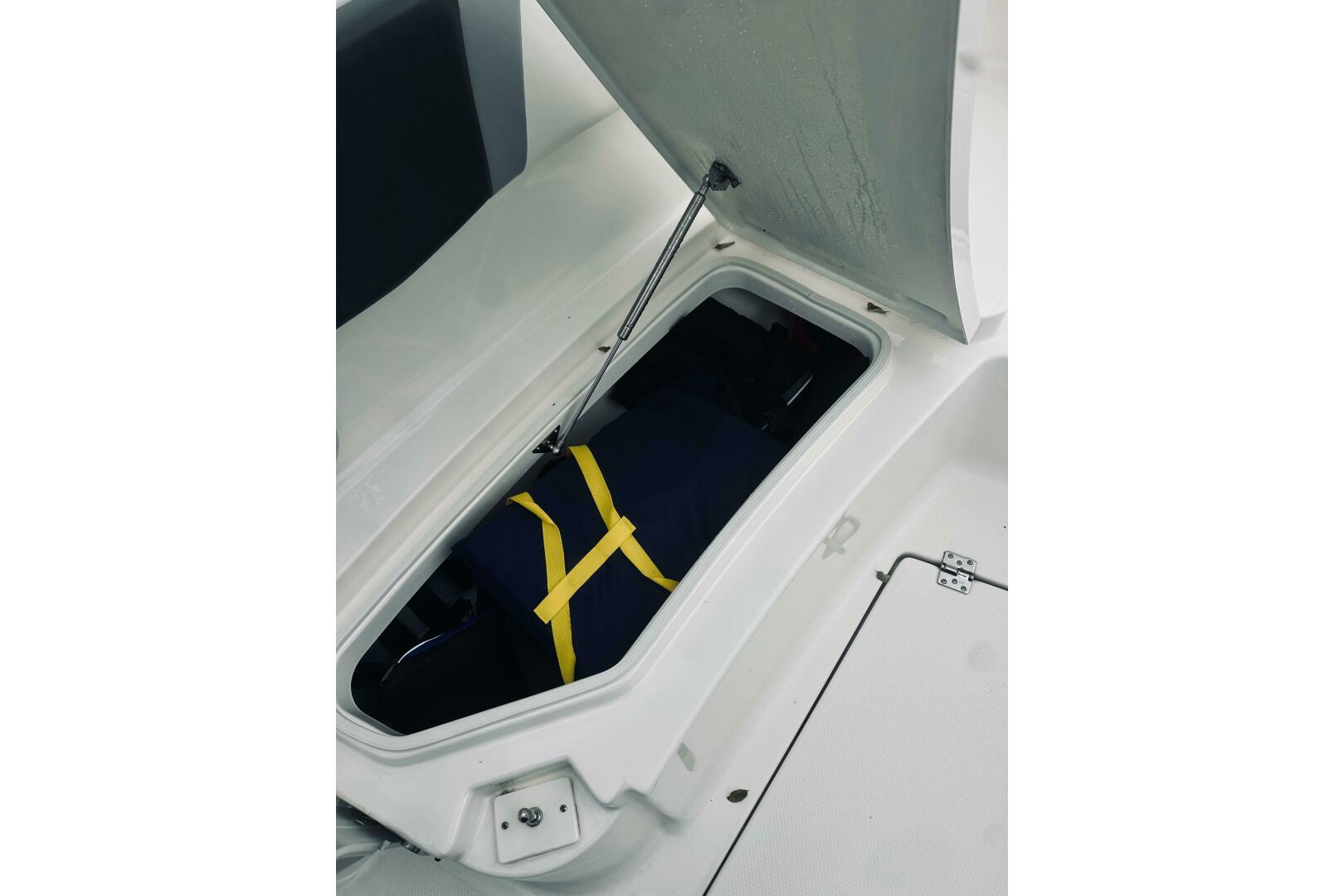 Robalo-R272 Center Console 2022 -Glen Cove-New York-United States-5791482 | Thumbnail