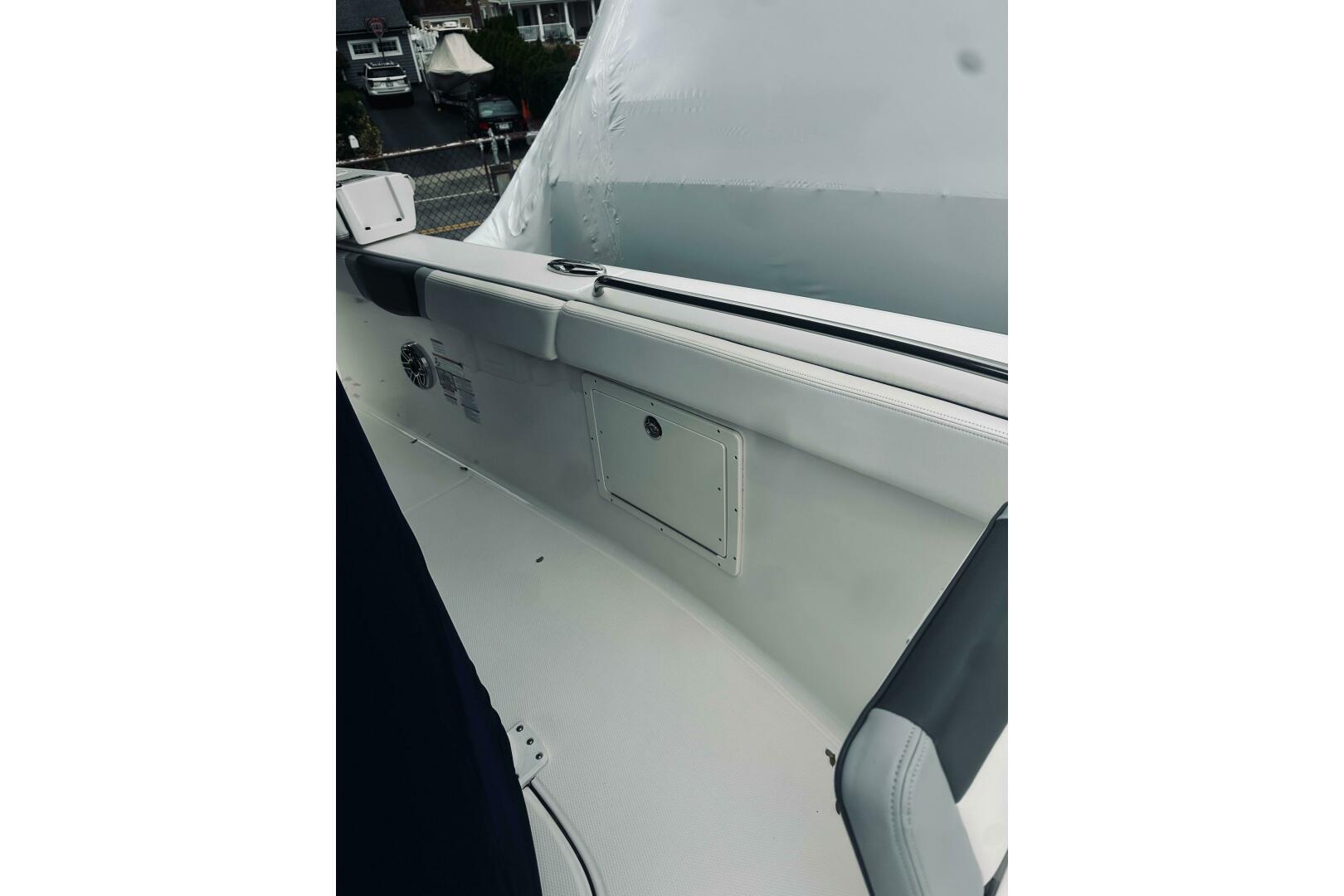 Robalo-R272 Center Console 2022 -Glen Cove-New York-United States-5791476 | Thumbnail