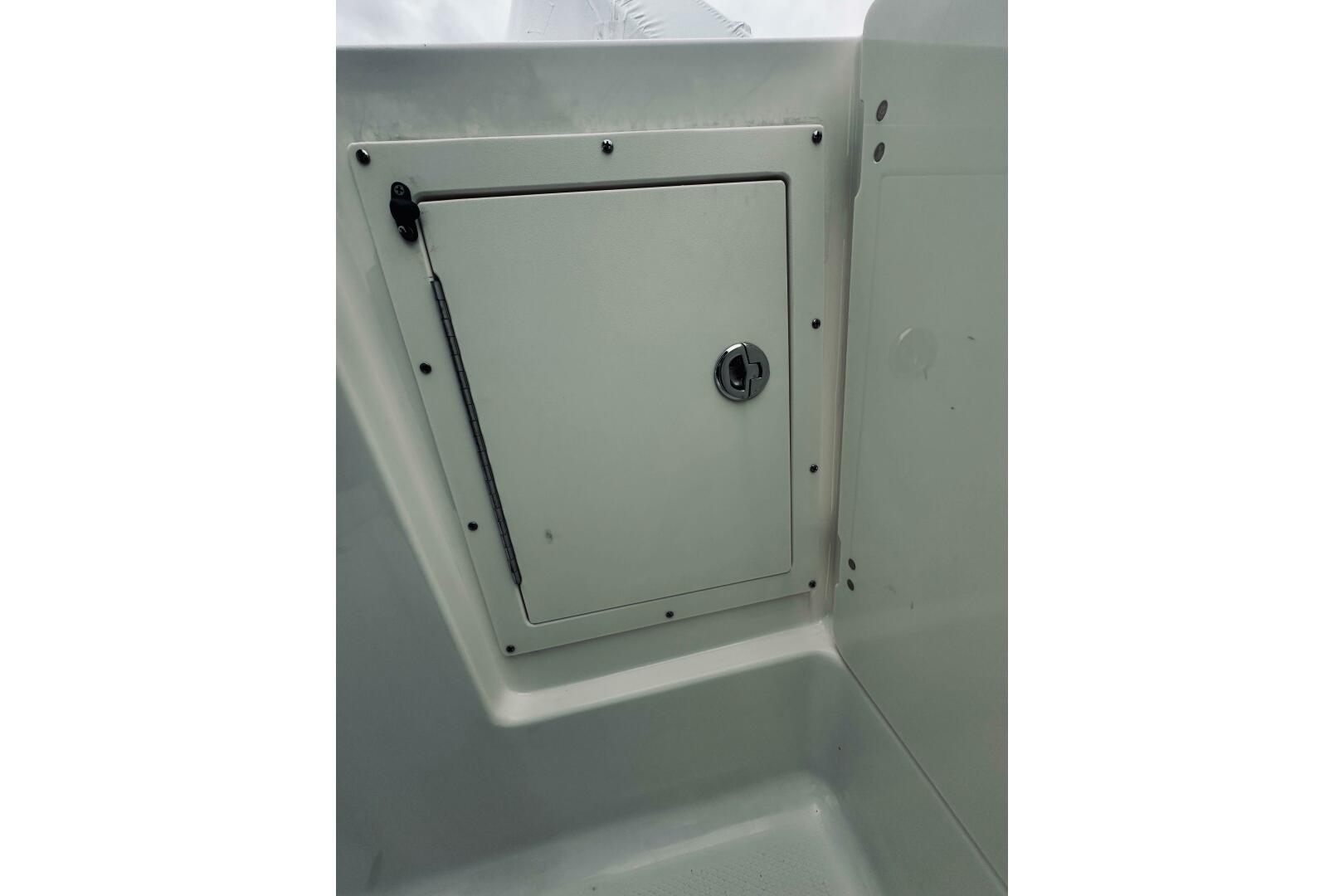 Robalo-R272 Center Console 2022 -Glen Cove-New York-United States-5791457 | Thumbnail