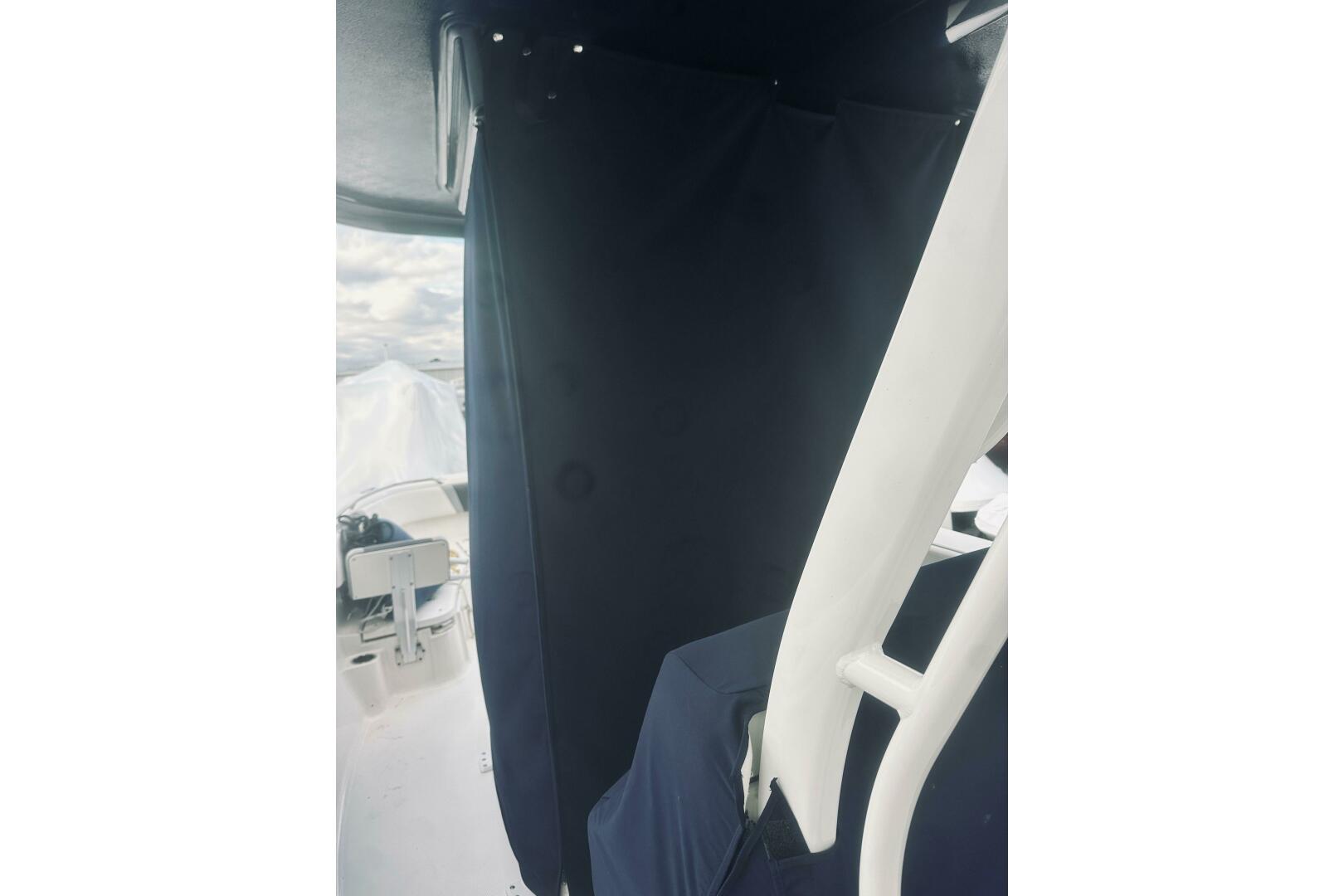 Robalo-R272 Center Console 2022 -Glen Cove-New York-United States-5791421 | Thumbnail