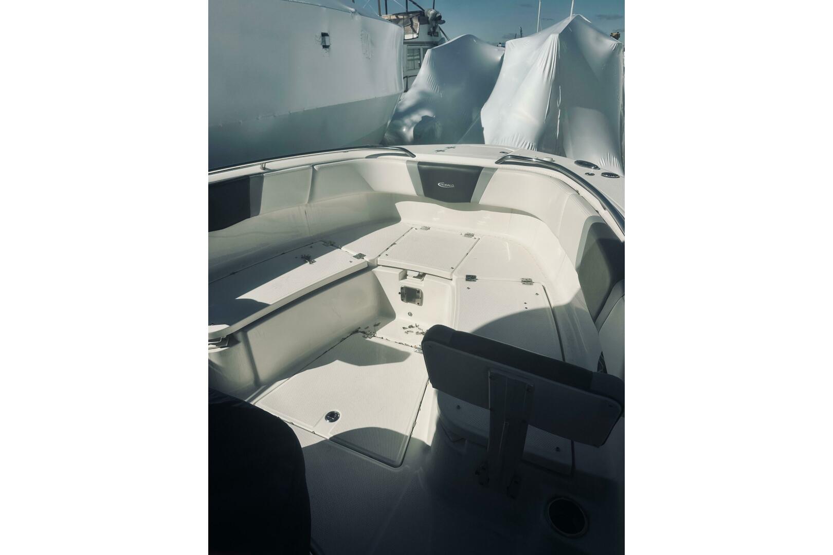 Robalo-R272 Center Console 2022 -Glen Cove-New York-United States-5791408 | Thumbnail
