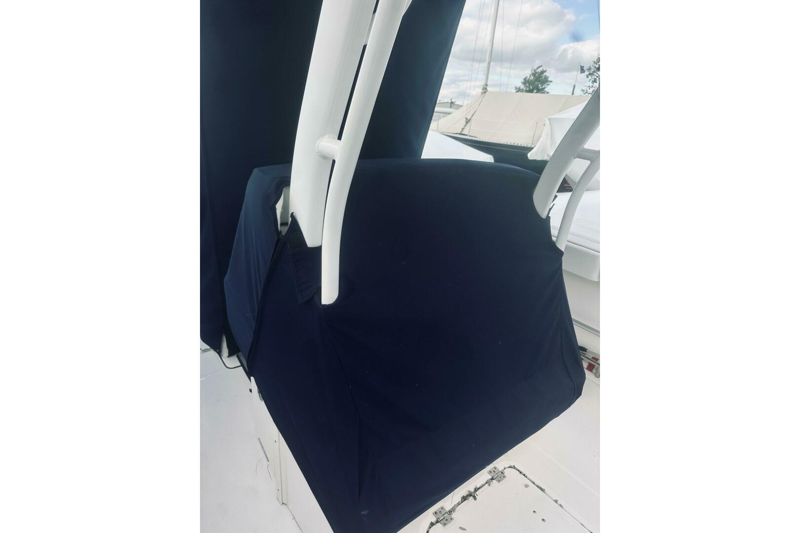 Robalo-R272 Center Console 2022 -Glen Cove-New York-United States-5791423 | Thumbnail